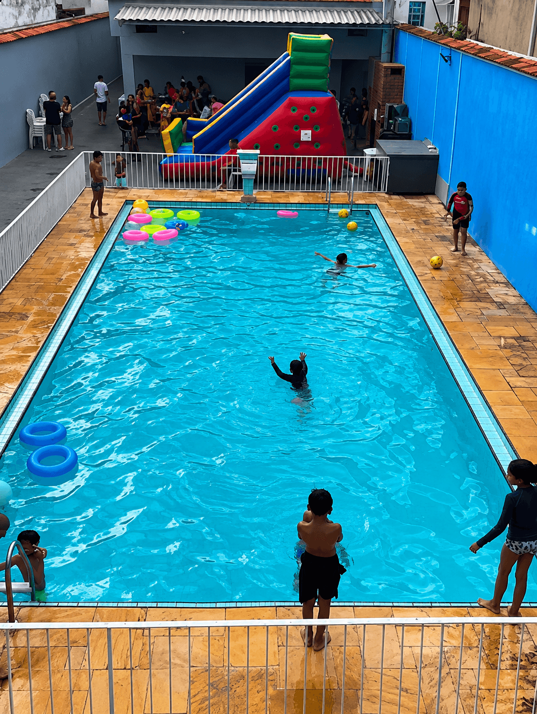 Festa infantil na piscina da A Casa Eventos